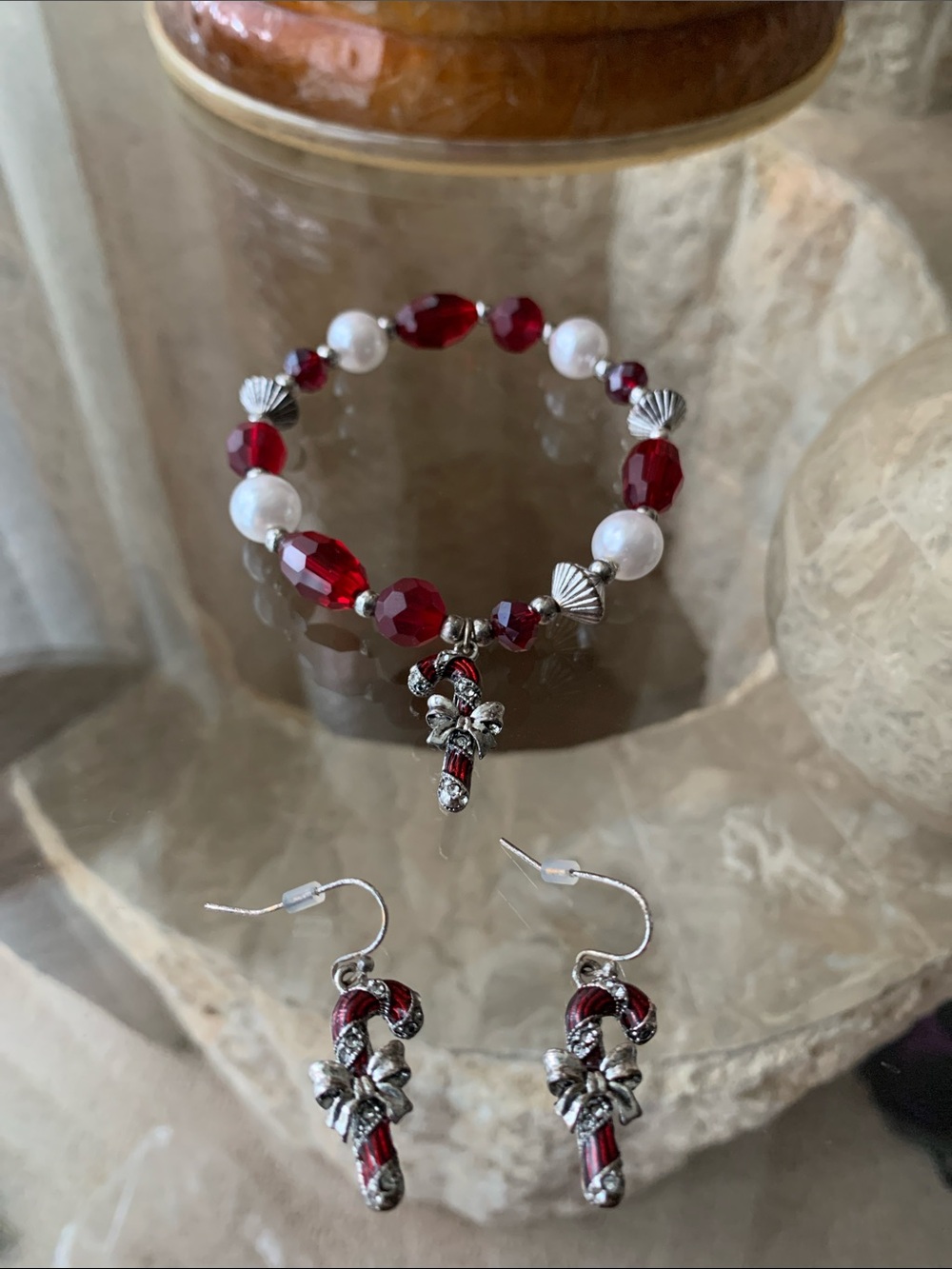Avon Festive Candy Cane stretch Bracelet and Earrings set